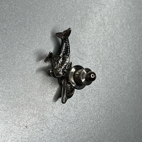 Vintage Silver Tone Dolphin Brooch Pin Jewelry Rhinestone Eyes Abalone Shell - Picture 2 of 4
